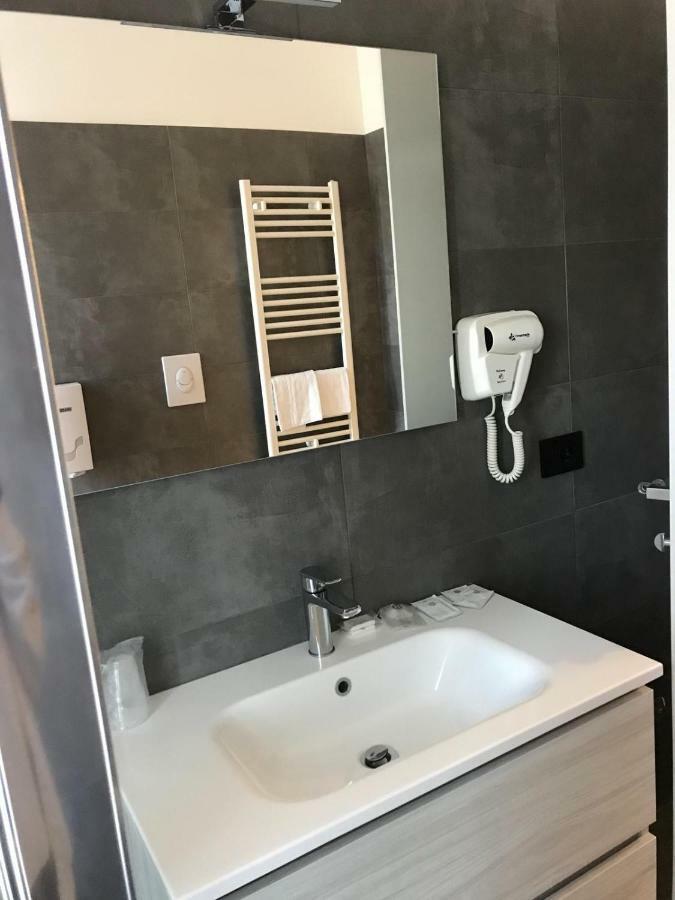 Roma Rooms 安科纳 外观 照片