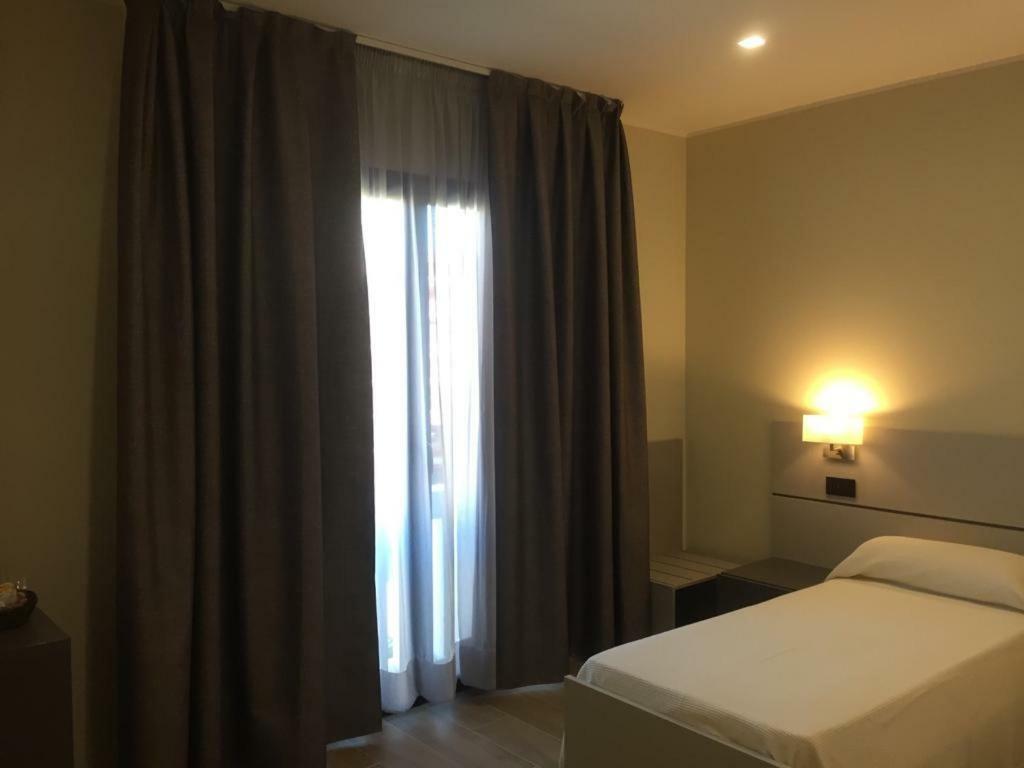 Roma Rooms 安科纳 外观 照片